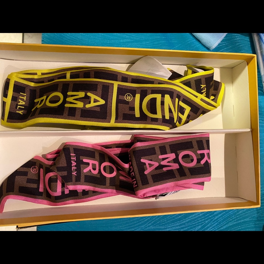 Fendi Wrappy scarf set